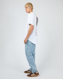 SILENT THEORY League Scoop Tee - WHITE