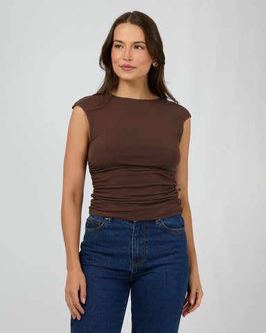 SILENT THEORY Evie Ruched Top - CHOCOLATE