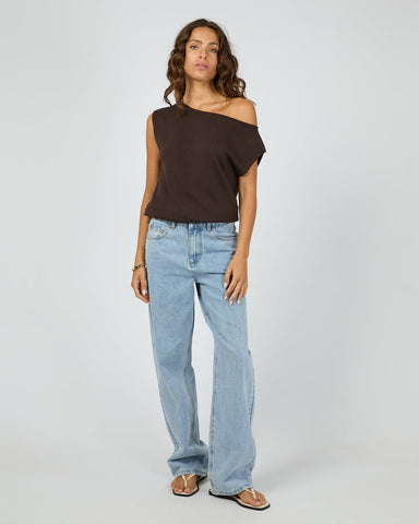 SILENT THEORY Ellis Off The Shoulder Top - CHOCOLATE
